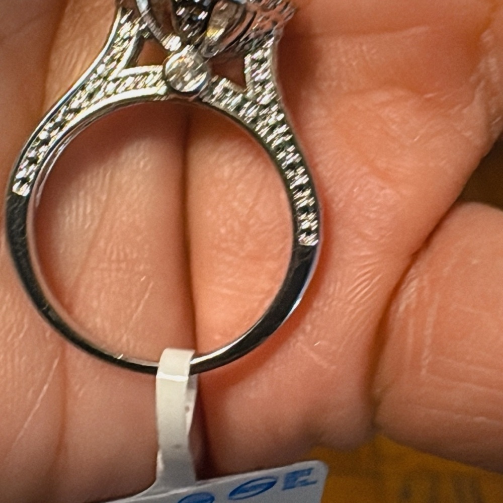 Ring - Picture 5 of 7